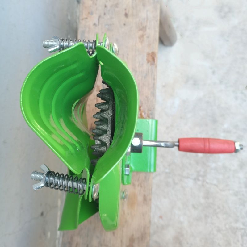 Hand Crank Corn Thresher Mini  - đánh giá và giá Corn Sheller Machine